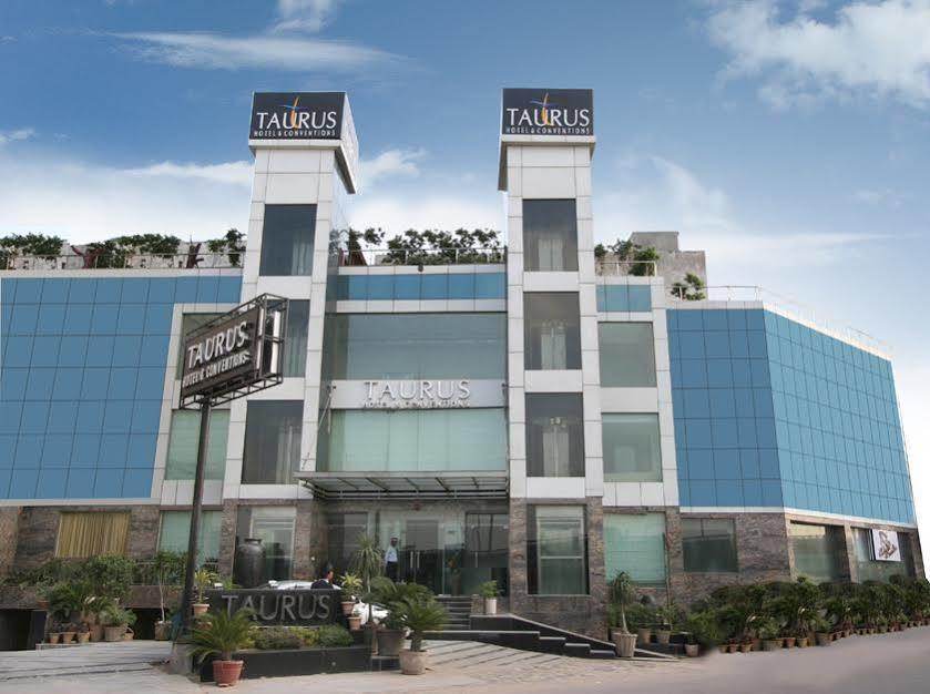Taurus Sarovar Portico Hotel New Delhi