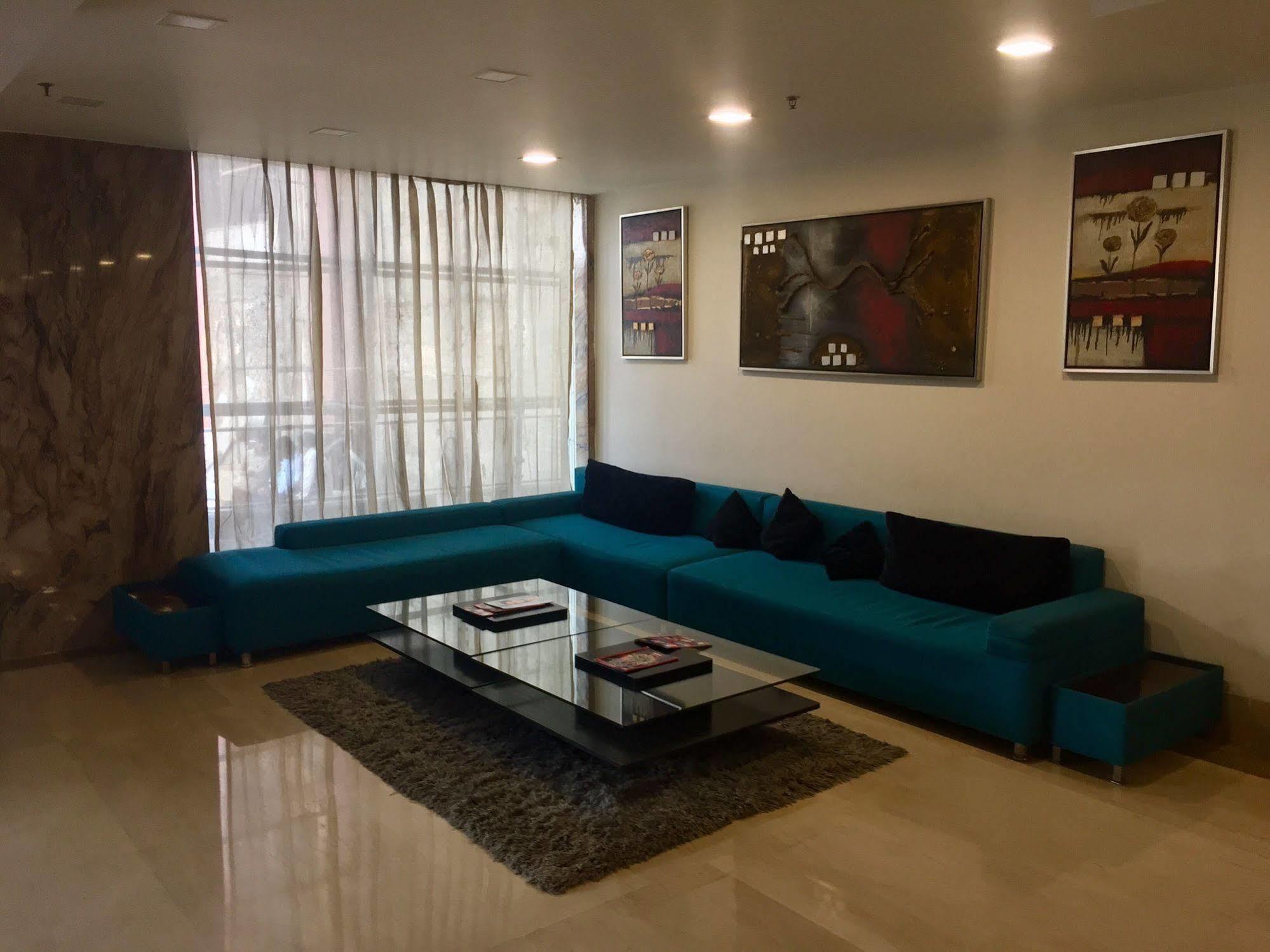 Hotel Taurus Sarovar Portico