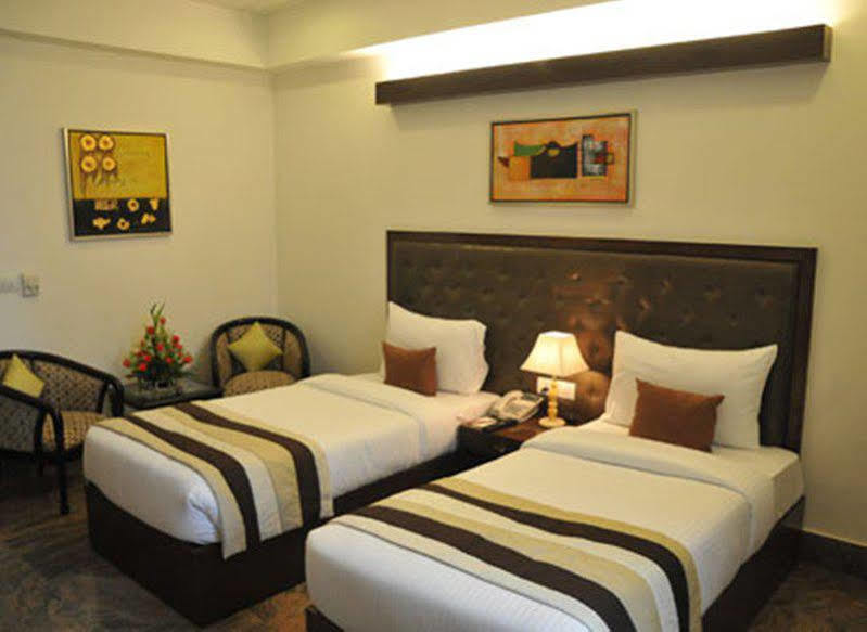 Hotel Taurus Sarovar Portico New Delhi