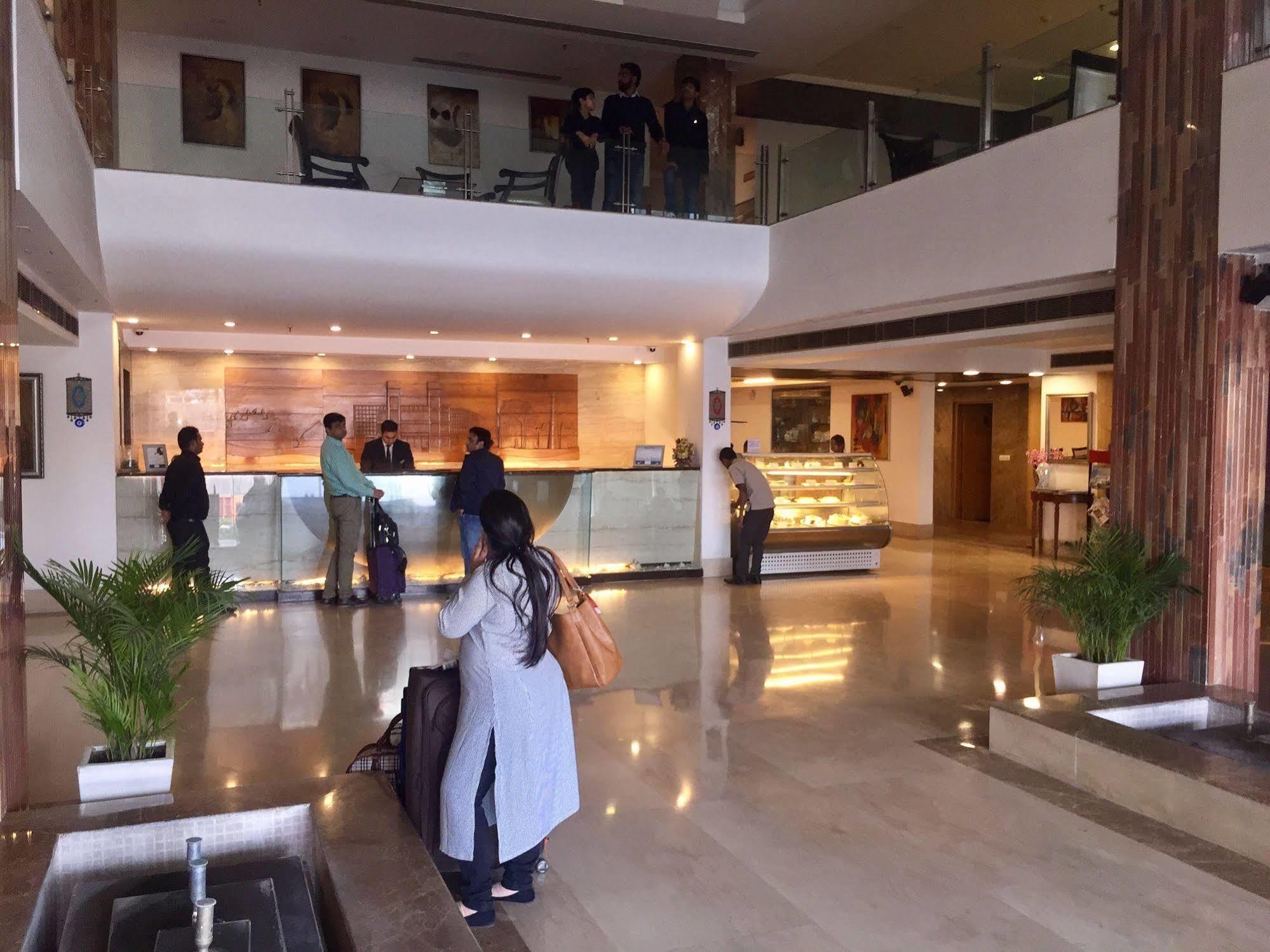 Taurus Sarovar Portico Hotel New Delhi