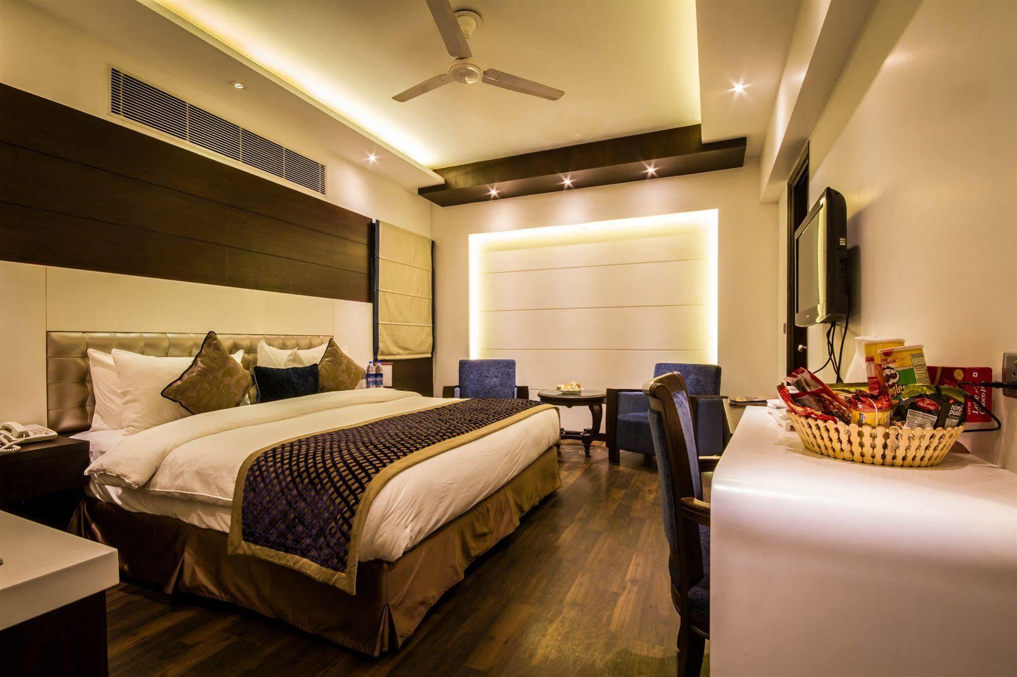 Grand Godwin - Complimentary Airport Pickup -near Ndls Railway Stn 4* Nova Deli