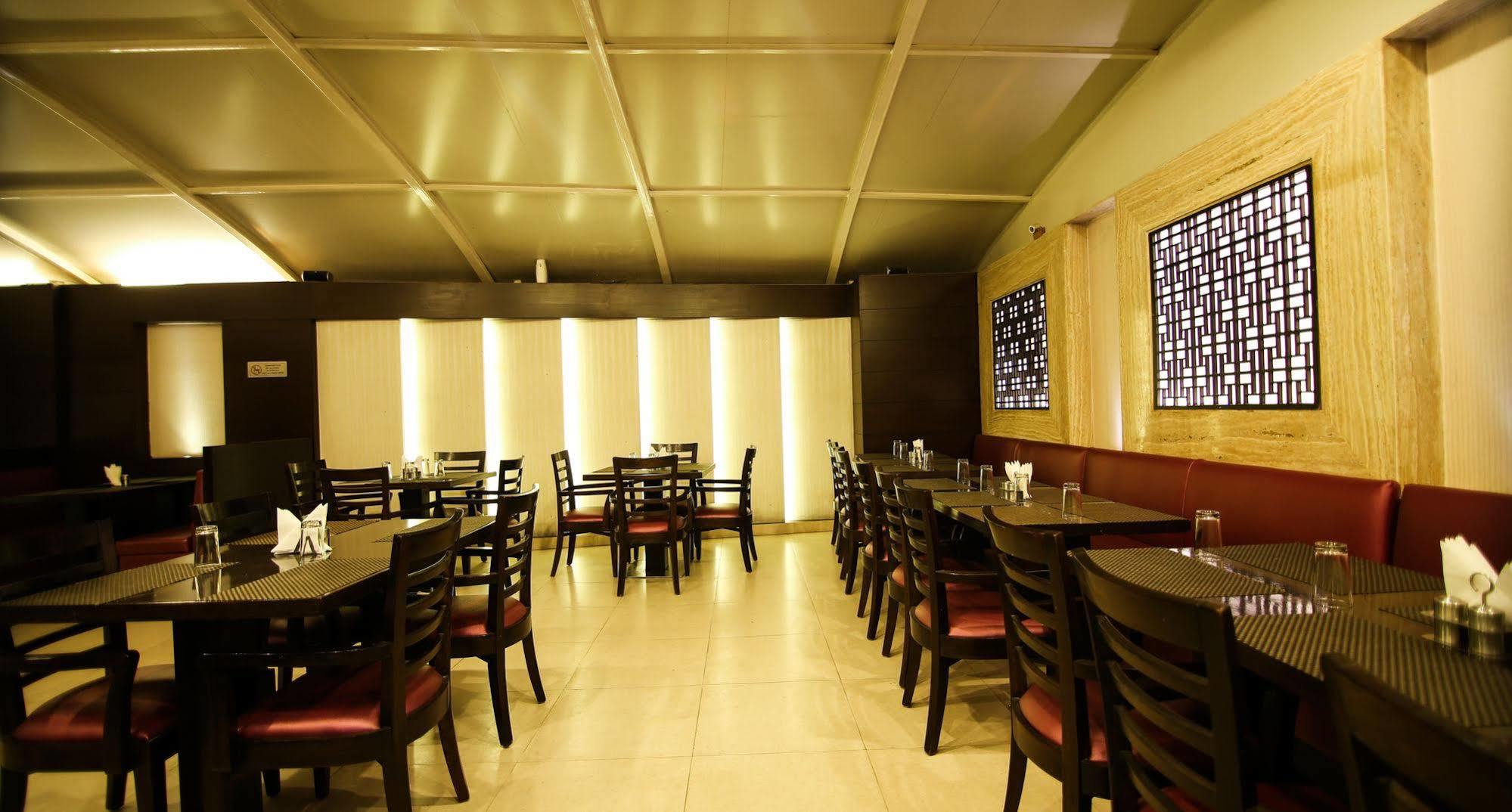 Hotel The Prime Balaji Deluxe At Railway Station - Free Airport Pickup 4*