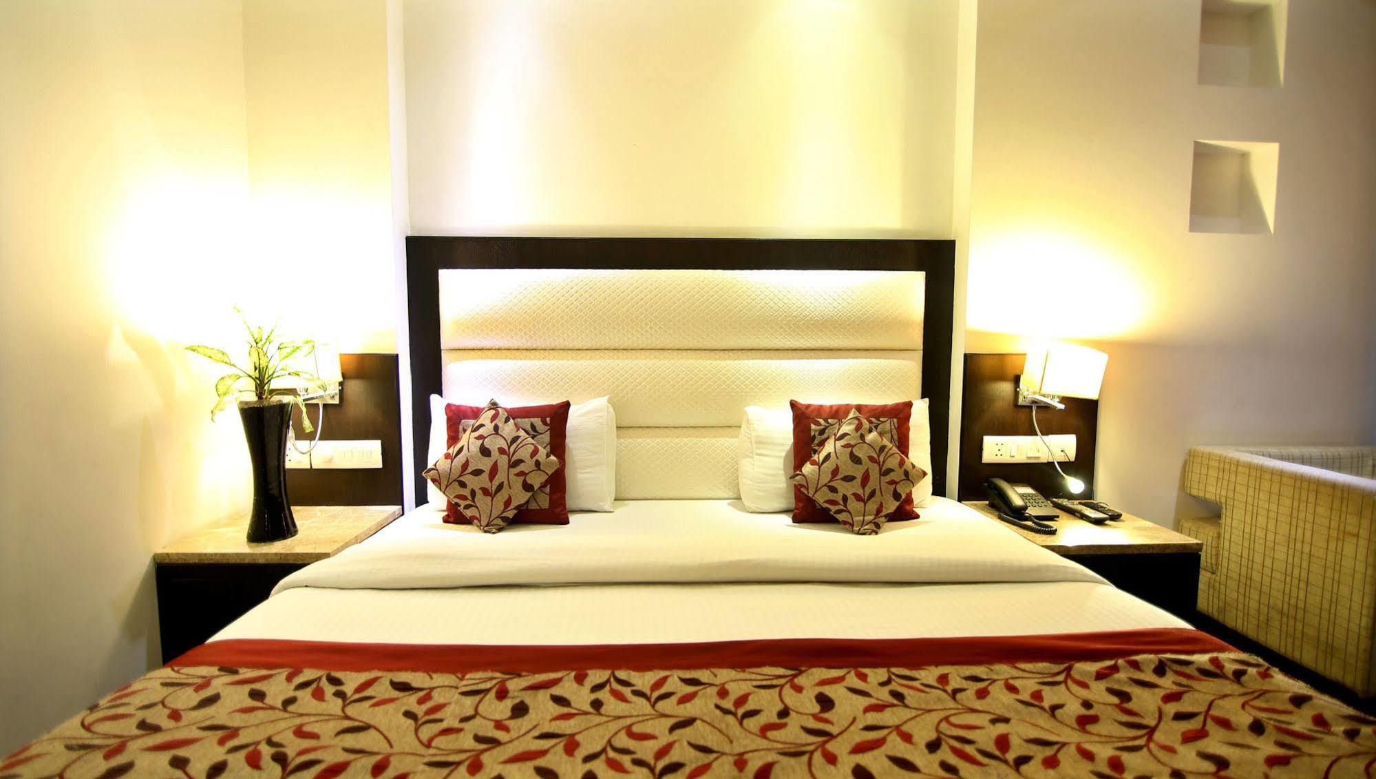 The Prime Balaji Deluxe At Railway Station - Free Airport Pickup Hotel 4*