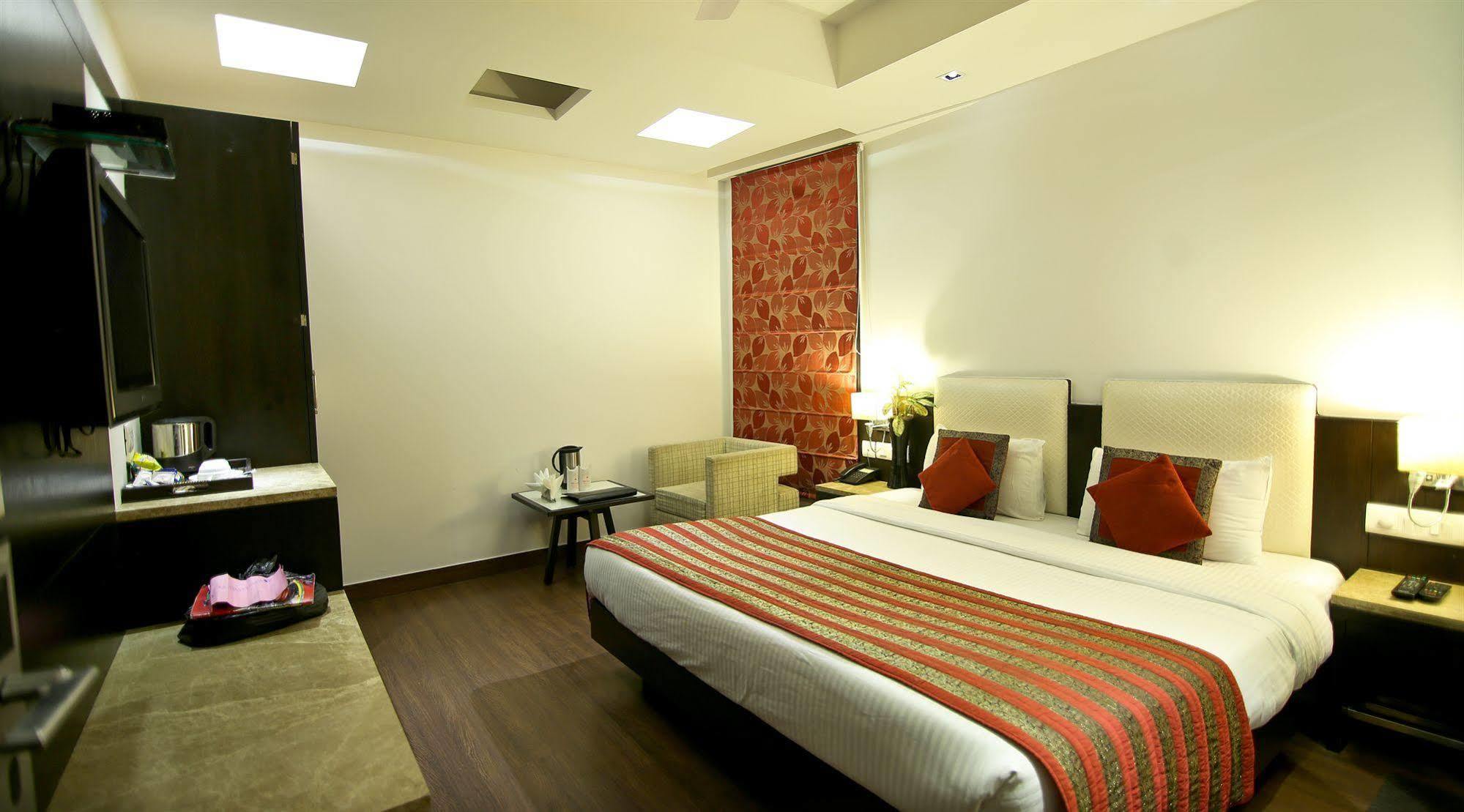 The Prime Balaji Deluxe At Railway Station - Free Airport Pickup Hotel New Delhi