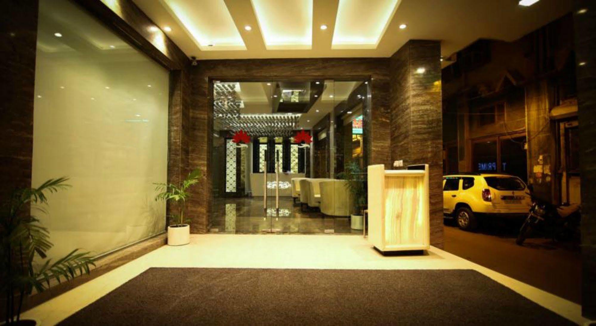 Hotel The Prime Balaji Deluxe At Railway Station - Free Airport Pickup