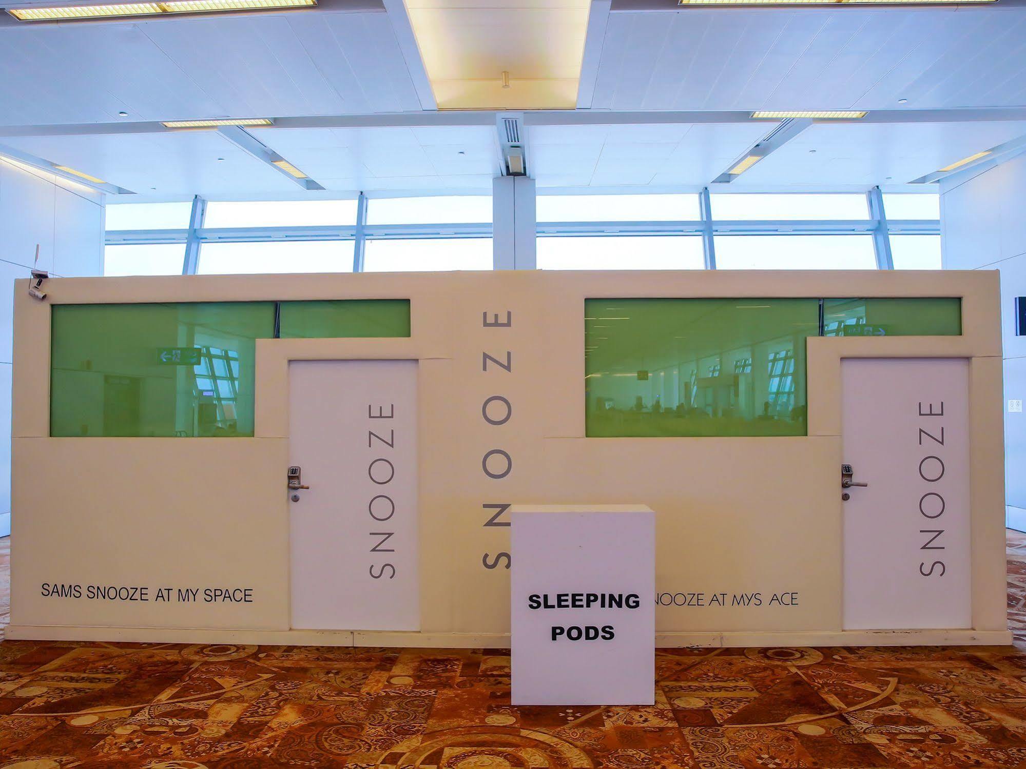 Sams Snooze At My Space New Delhi