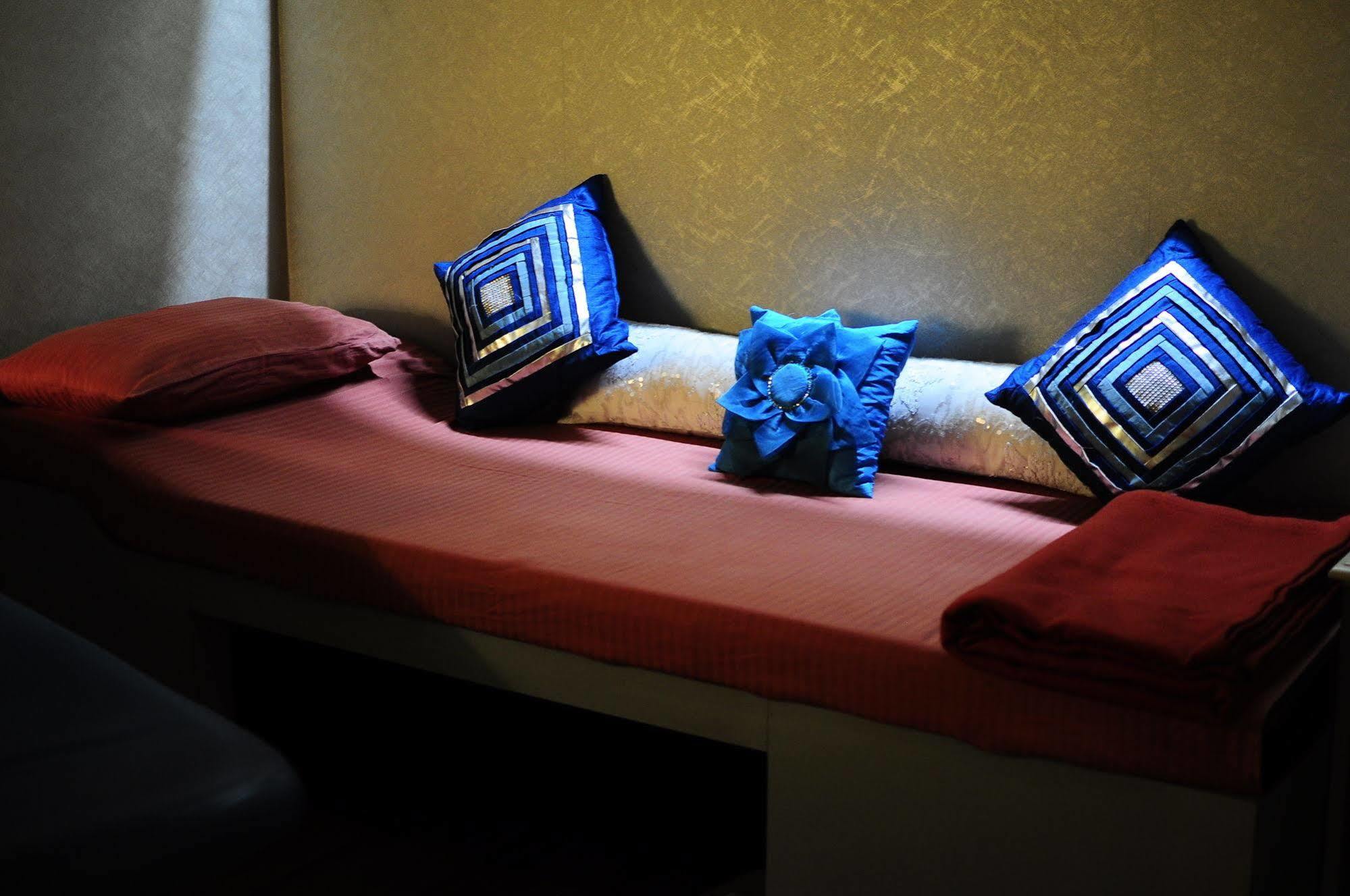 Sams Snooze At My Space 3* New Delhi