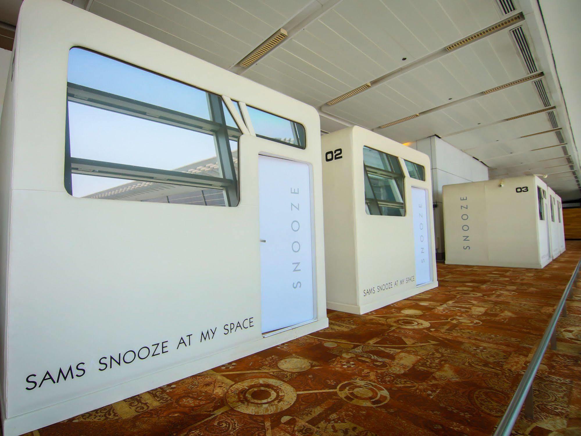 Sams Snooze At My Space Capsule hotel 3*