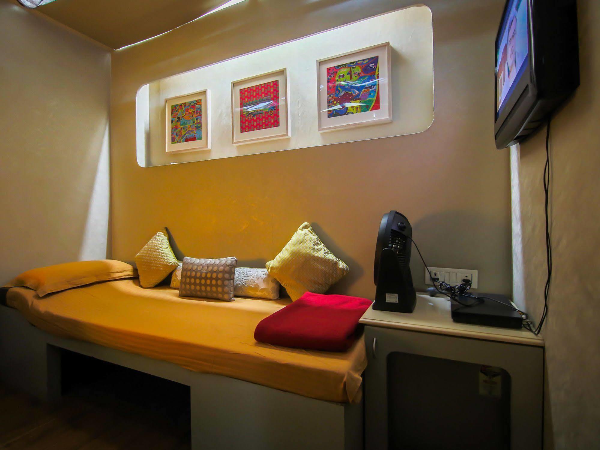 Capsule hotel Sams Snooze At My Space