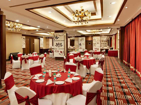 The Golden Palms & Spa, Delhi Hotel