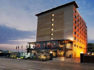 The Golden Palms & Spa, Delhi