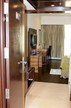 The Golden Palms & Spa, Delhi 4*