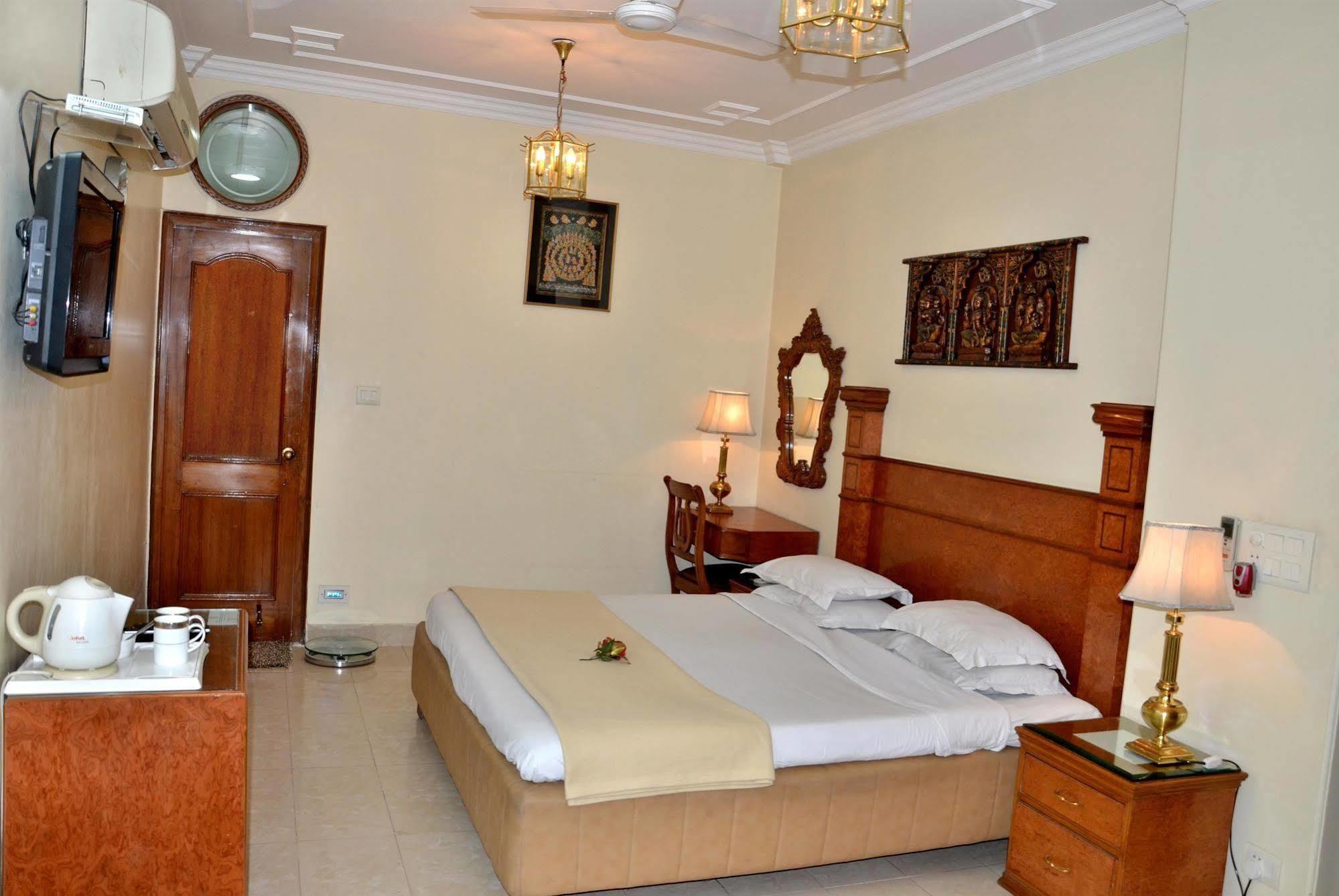 Homestay Bajaj Indian New Delhi