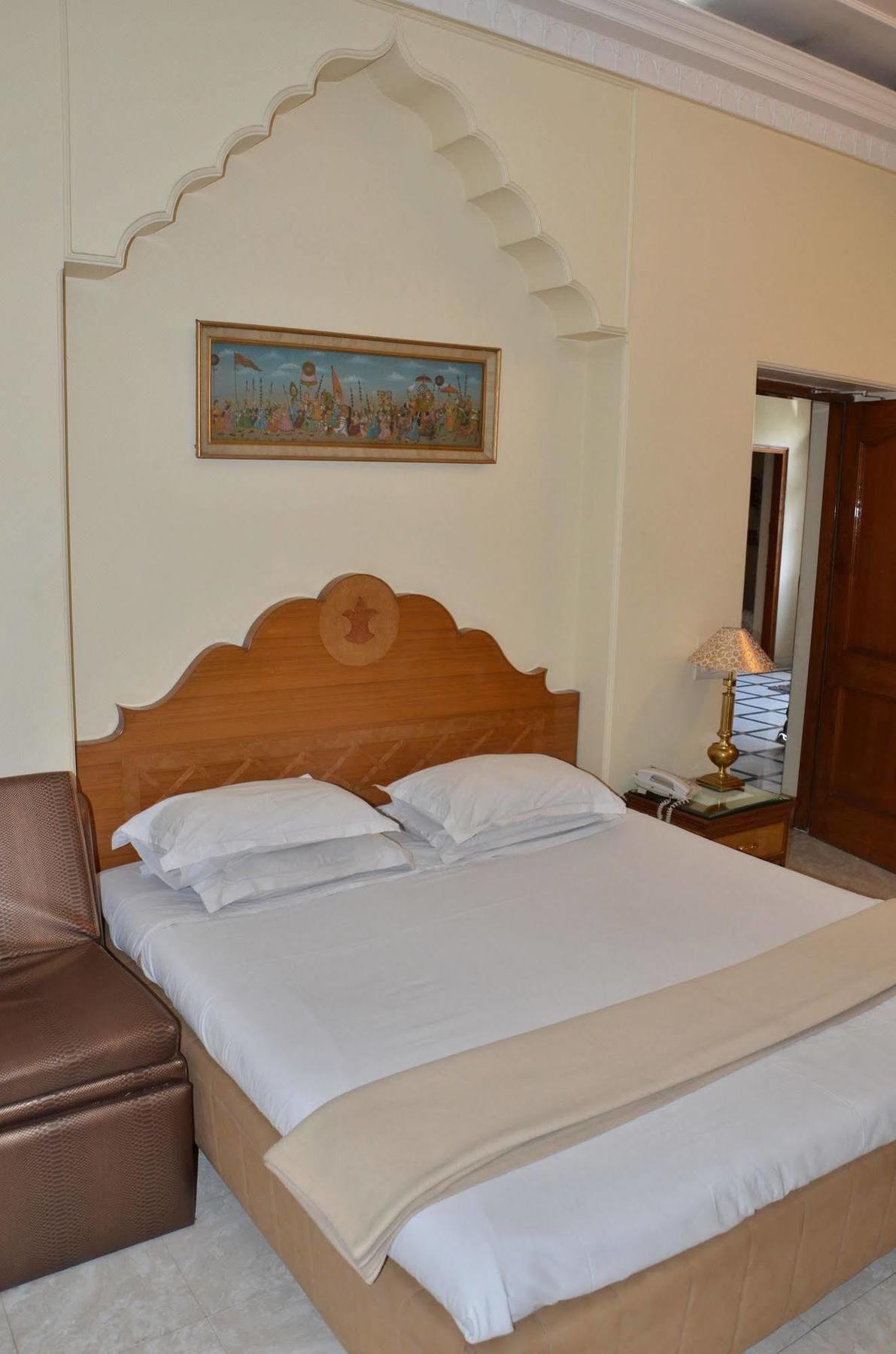 Bajaj Indian Homestay *