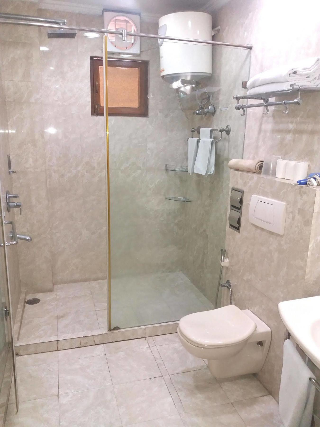Bajaj Indian Homestay New Delhi