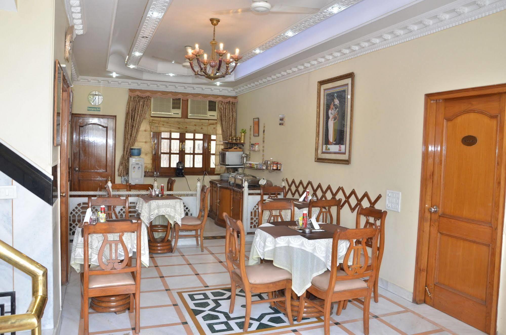 Homestay Bajaj Indian New Delhi