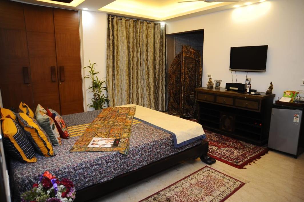 Mister And Art House New Delhi