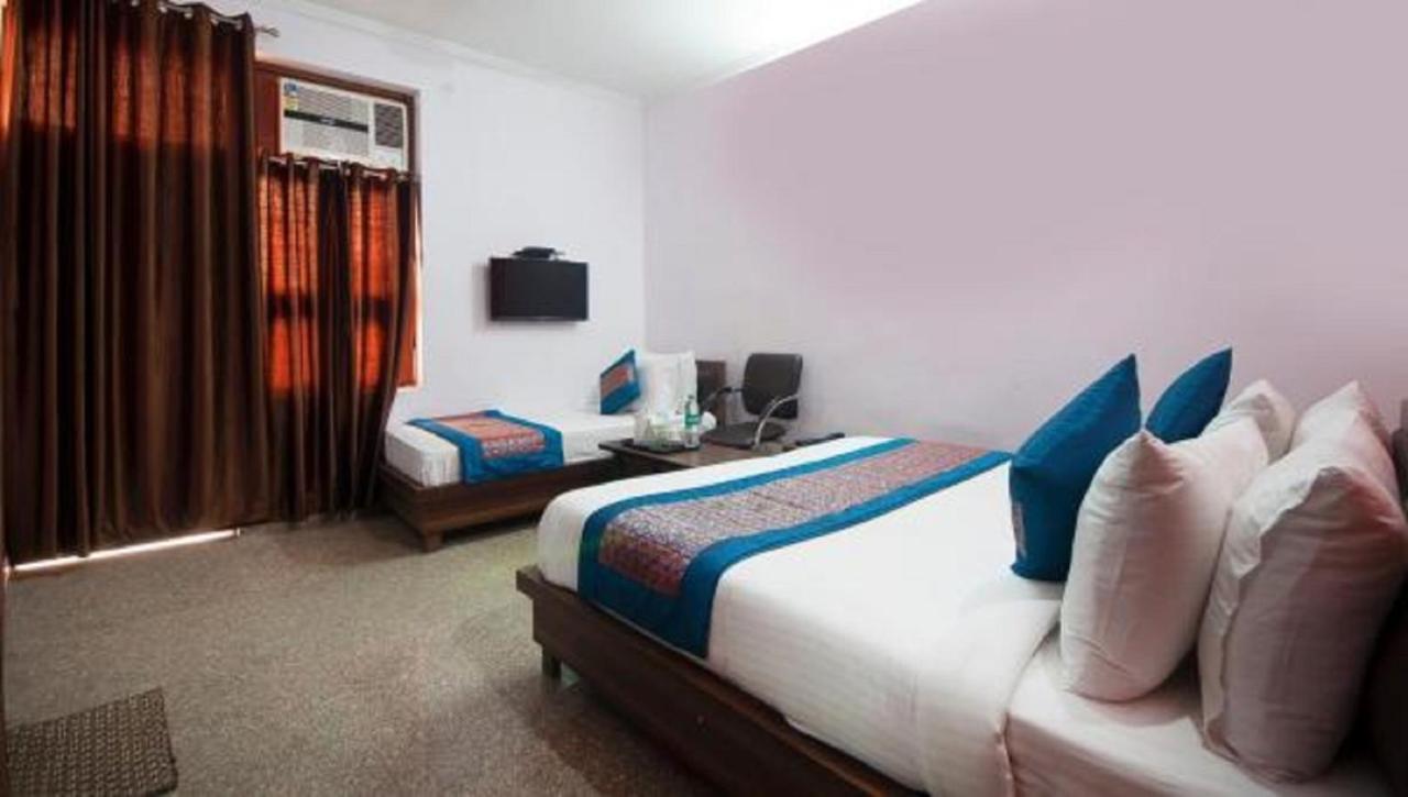 Airport Heights Hotel New Delhi
