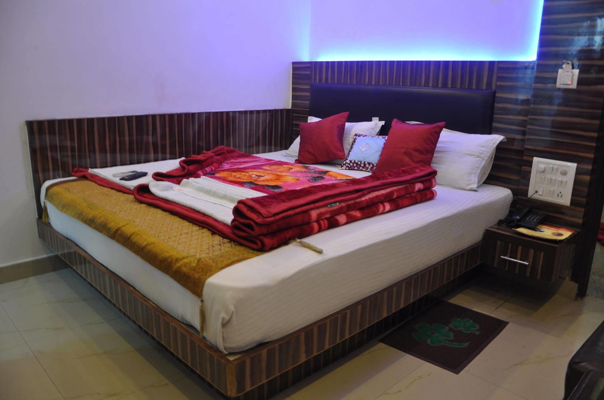 D Dxr New Delhi
