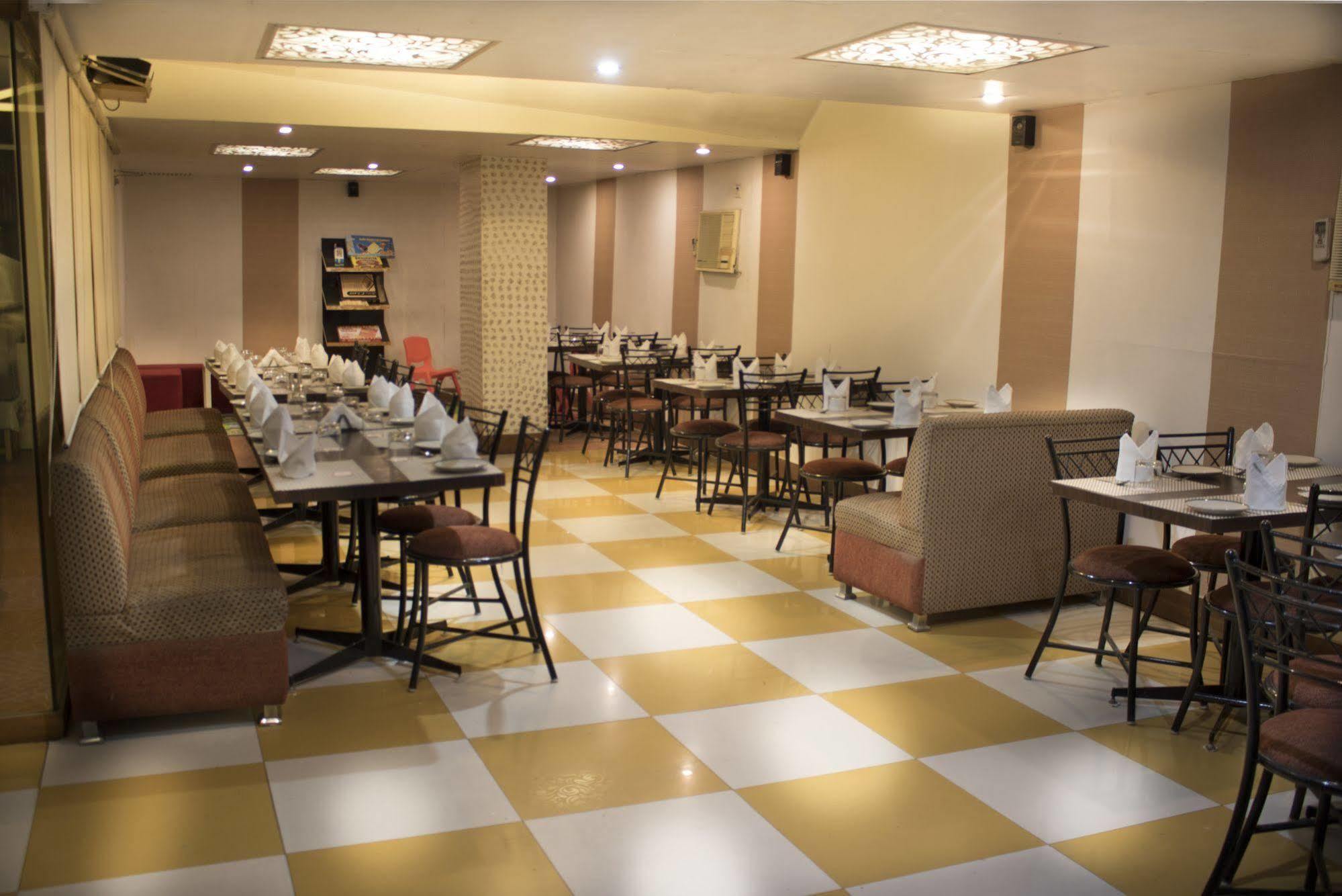 Hotel Sri Nanak Continental Delhi (National Capital Territory of India)