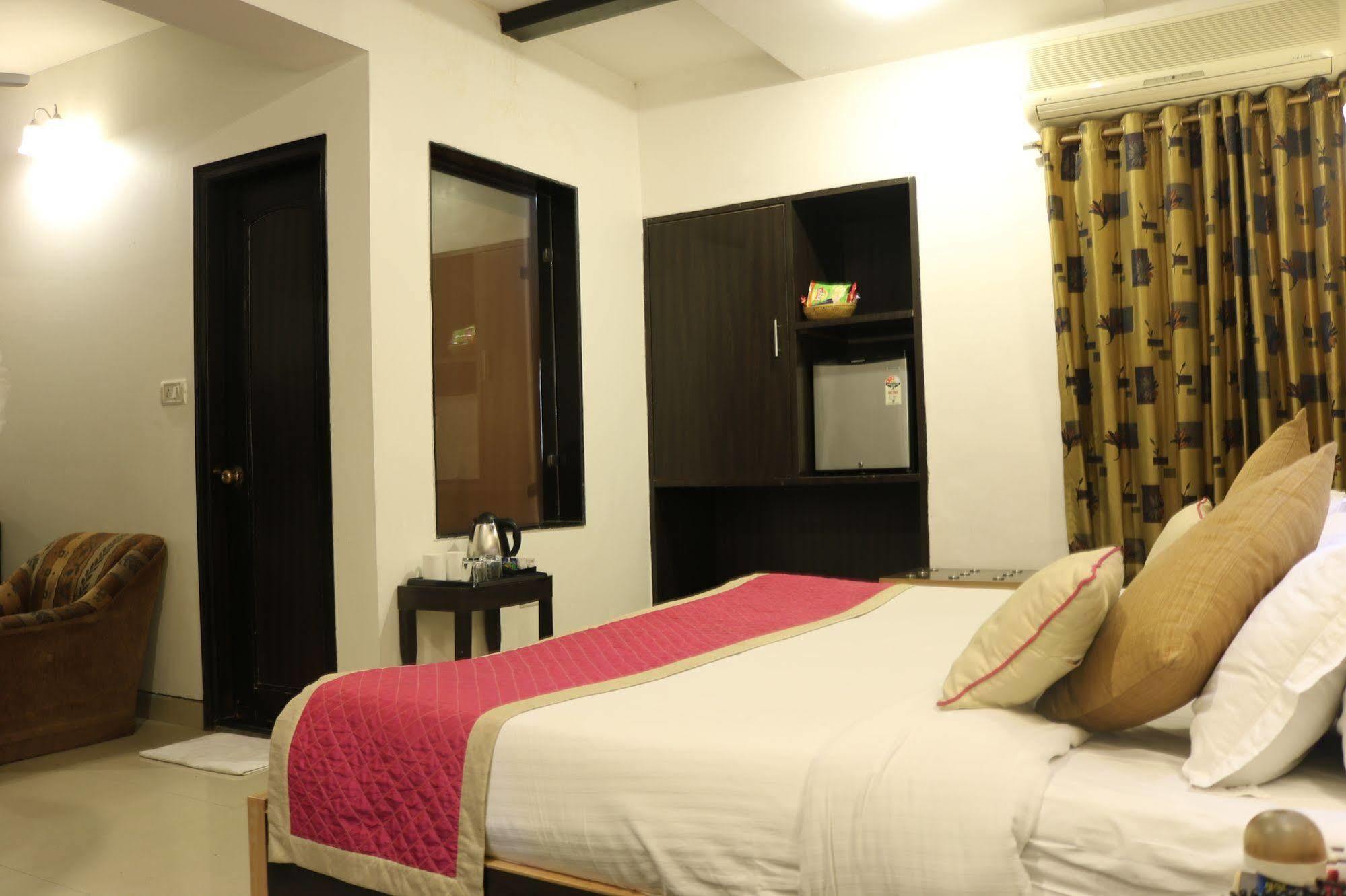 Sri Nanak Continental 3* Delhi (National Capital Territory of India)