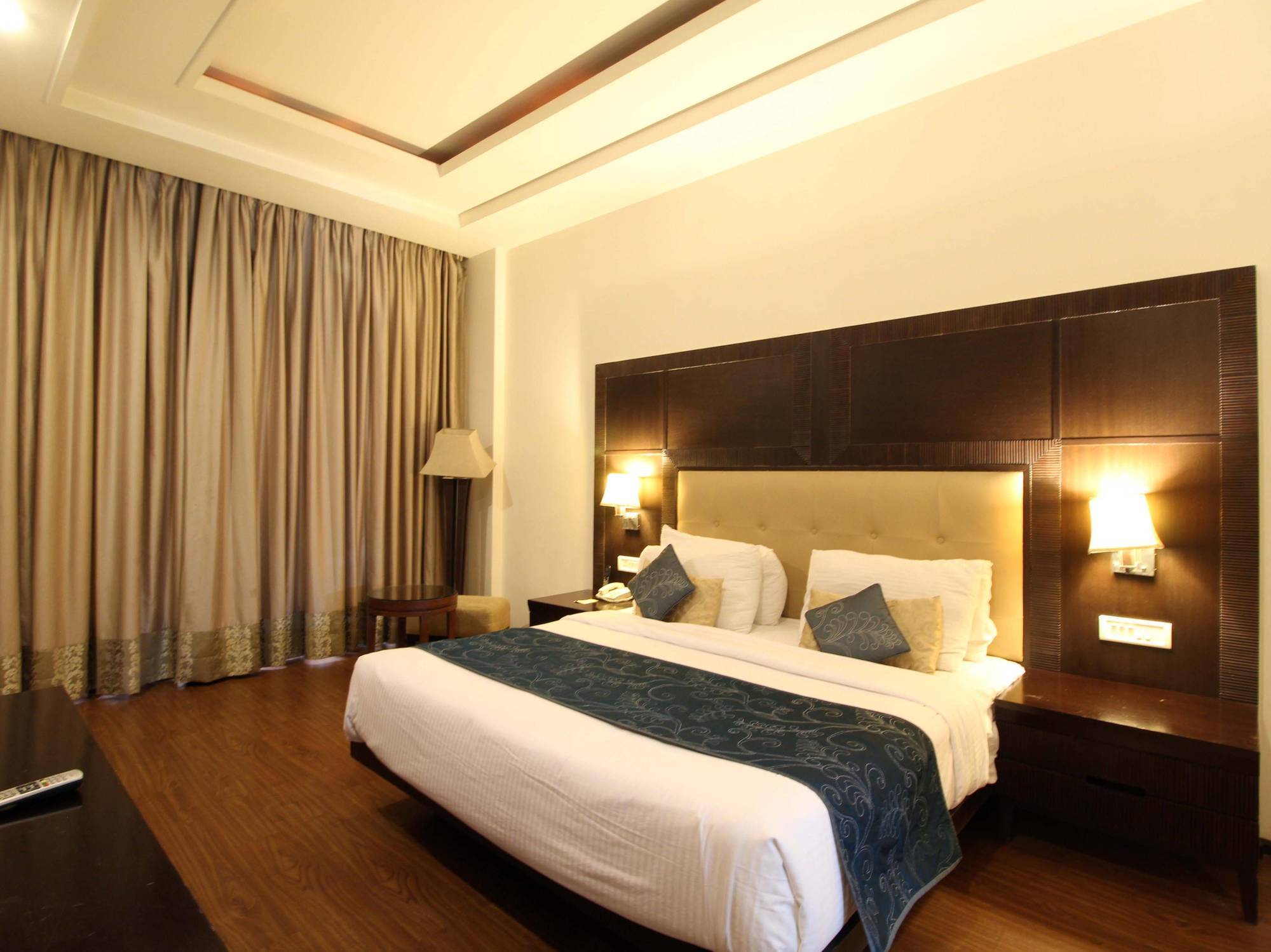 Hotel S.k Premium Park New Delhi
