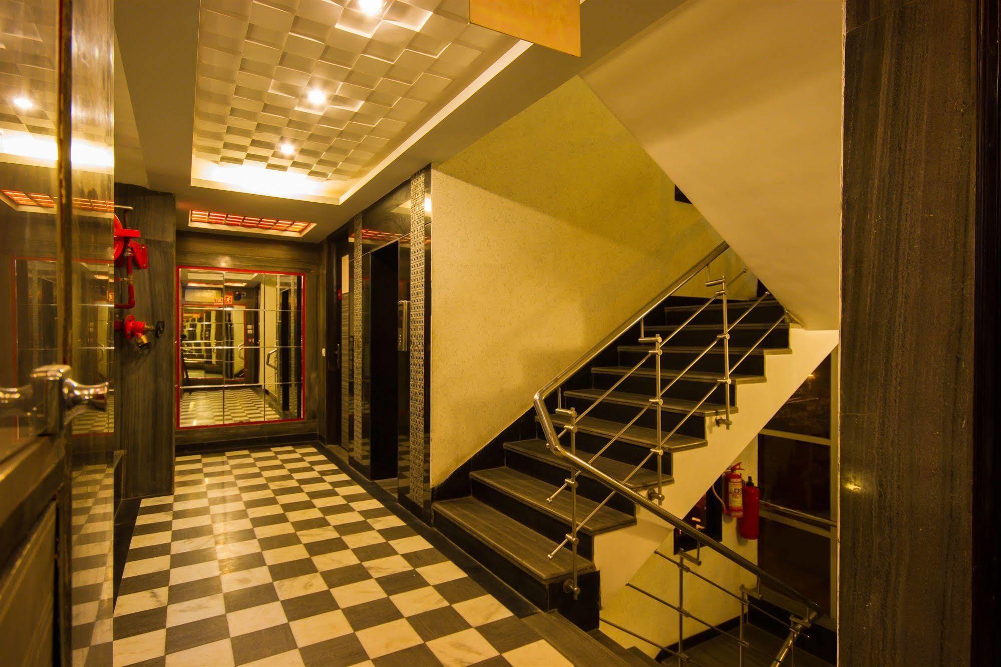 Hotel Suncourt Corporate New Delhi