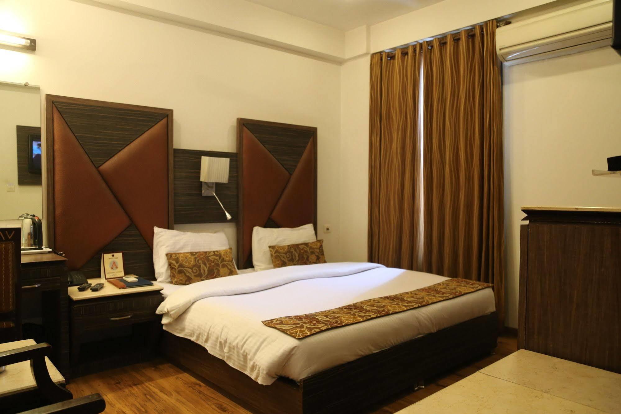 Sunstar Heights Hotel 3*