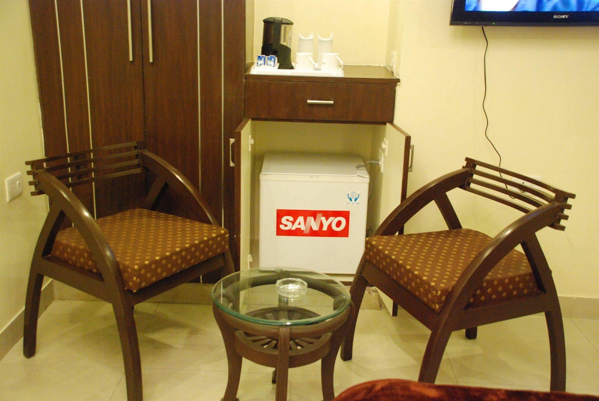 Hotel Silver Stone - Karol Bagh New