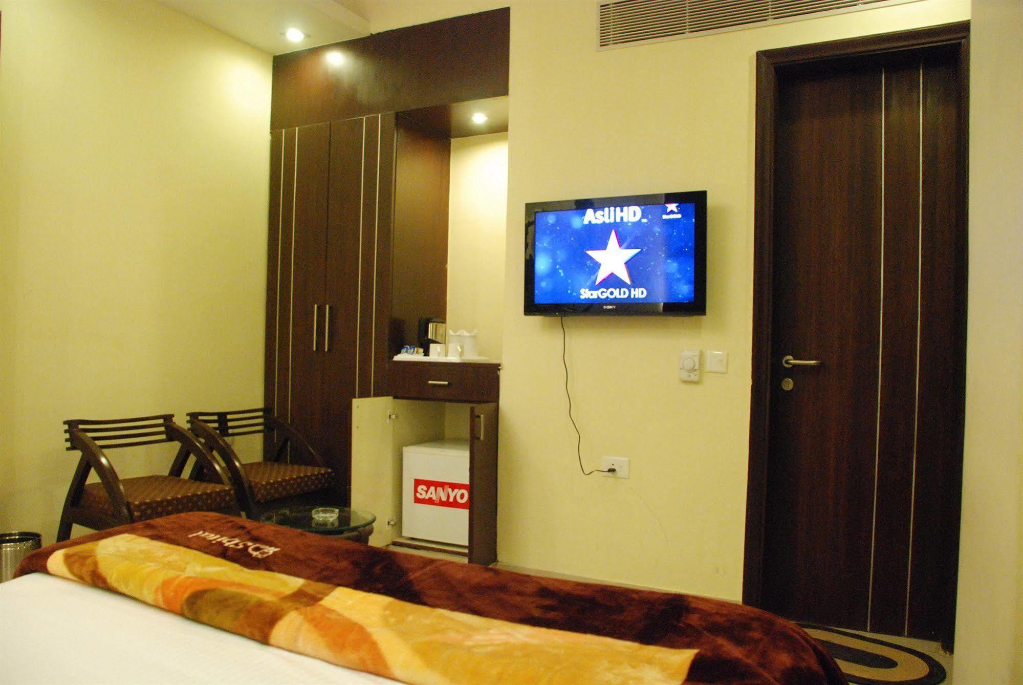 Silver Stone - Karol Bagh New