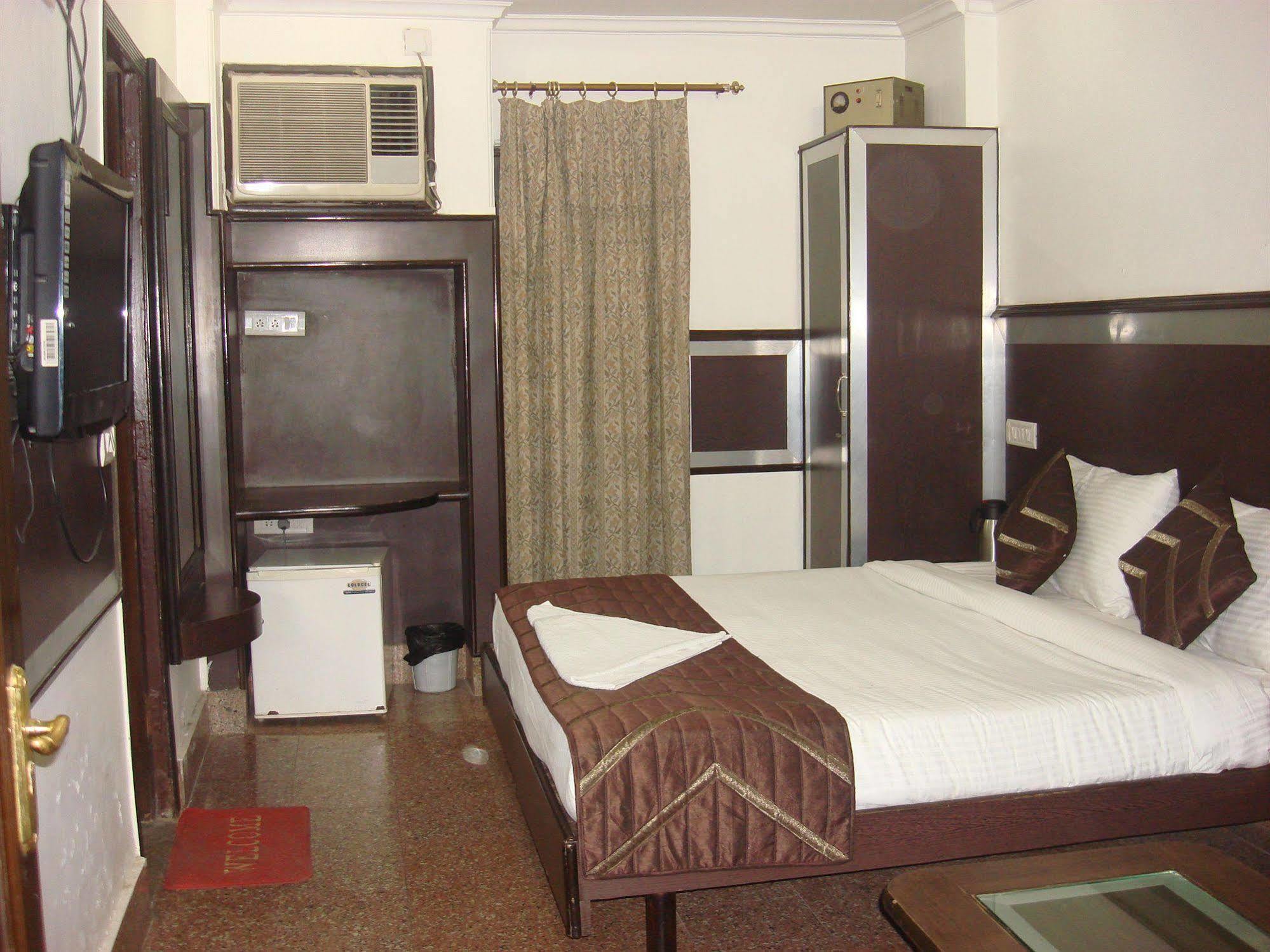 Hotel Rama Deluxe