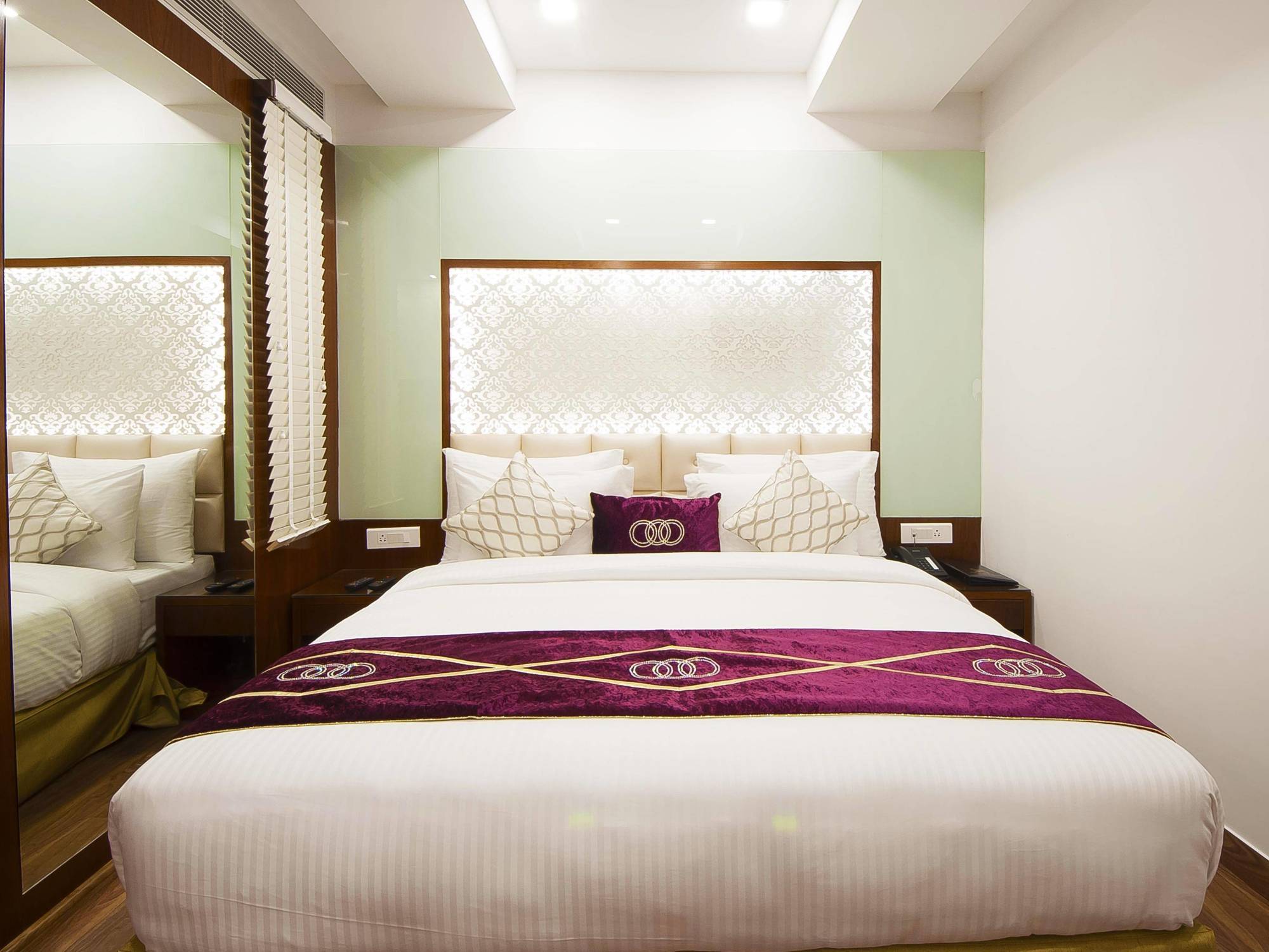 Hotel Swaran Palace