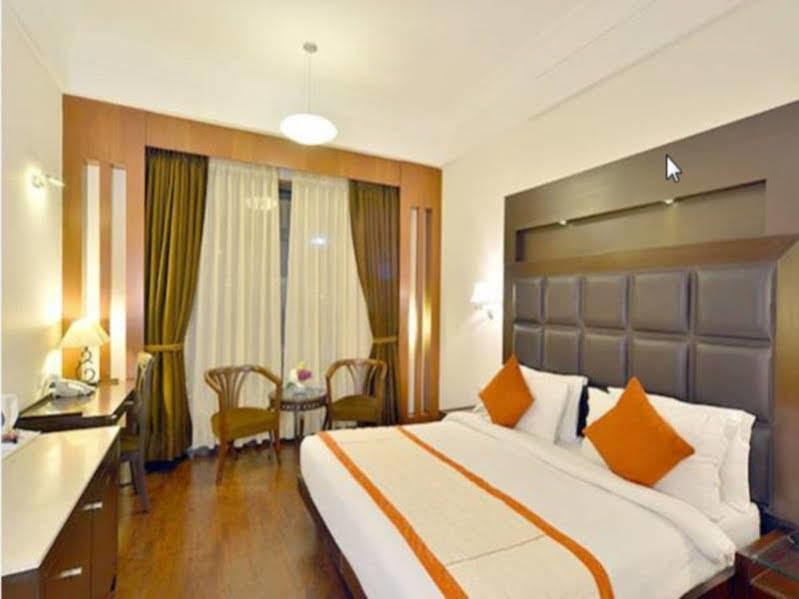 Orana & New Delhi
