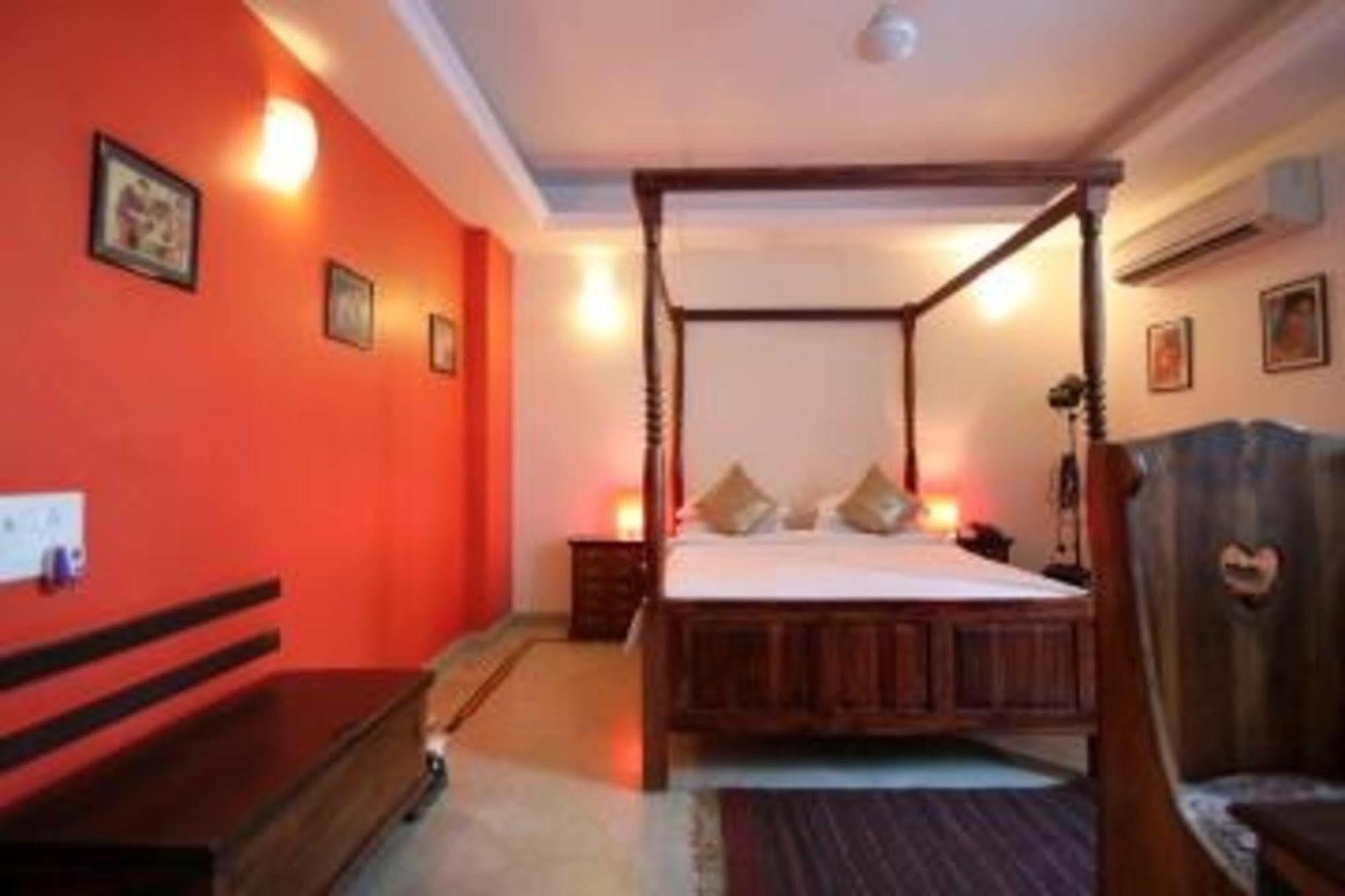 Shanti 3* Delhi (National Capital Territory of India)