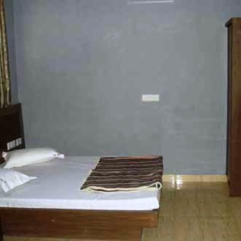 S B Hotel New Delhi