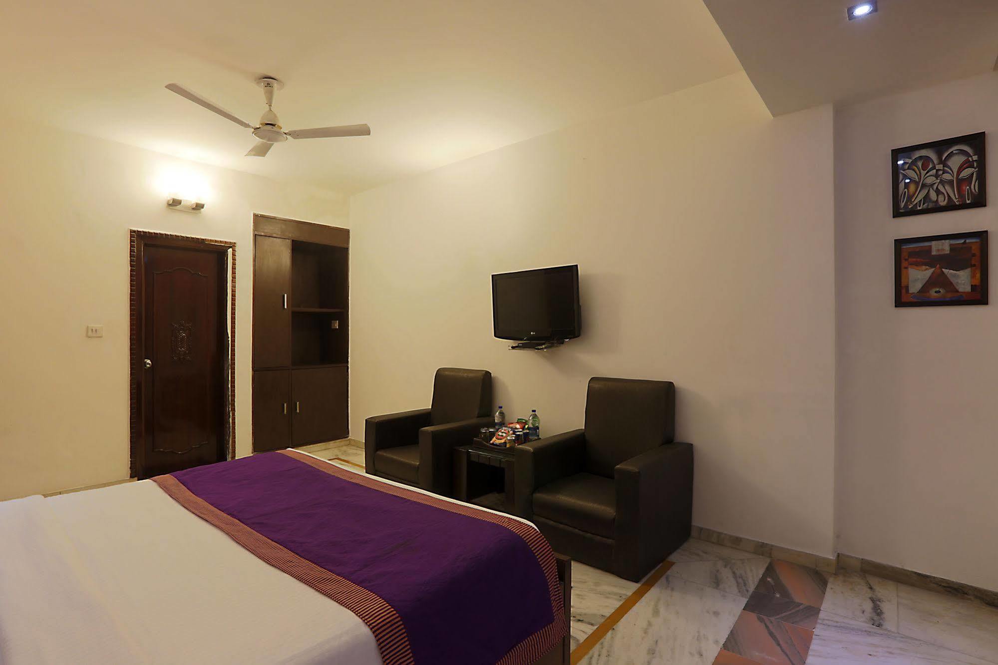 Fabhotel Star Delhi Airport Hotel 3*