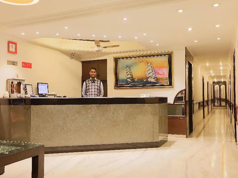 Fabhotel Star Delhi Airport