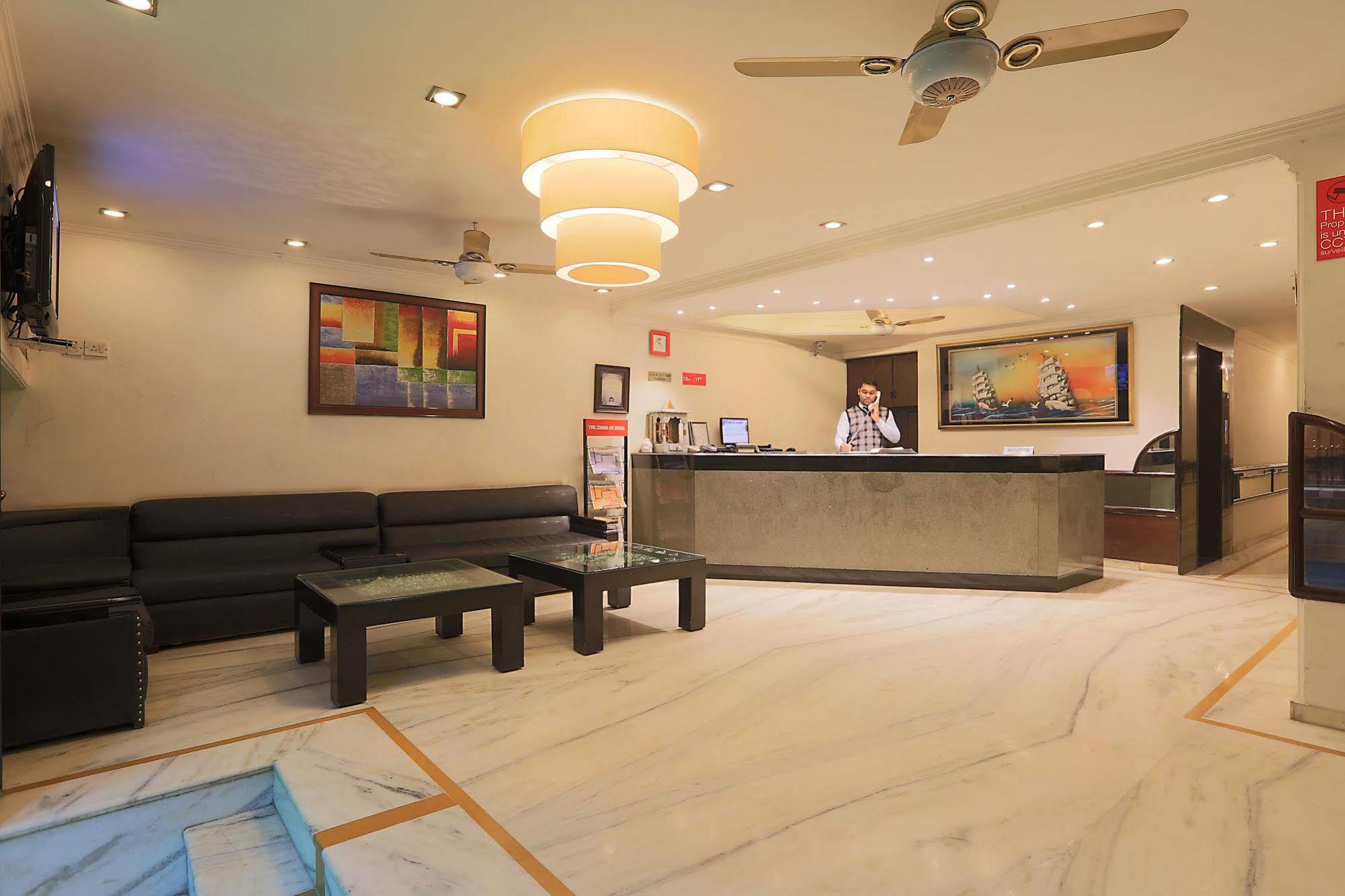 Fabhotel Star Delhi Airport 3*