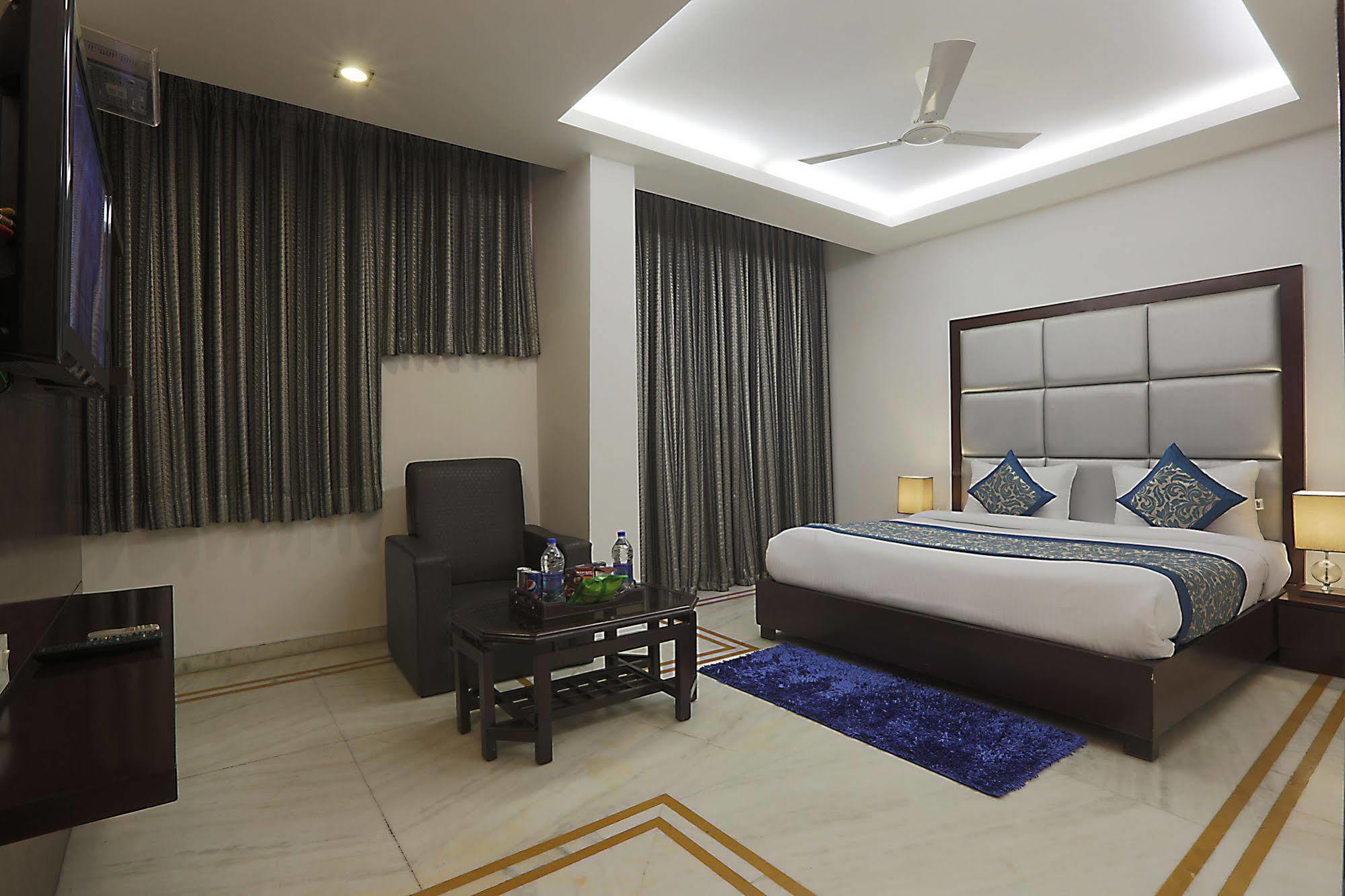 Fabhotel Star Delhi Airport 3*
