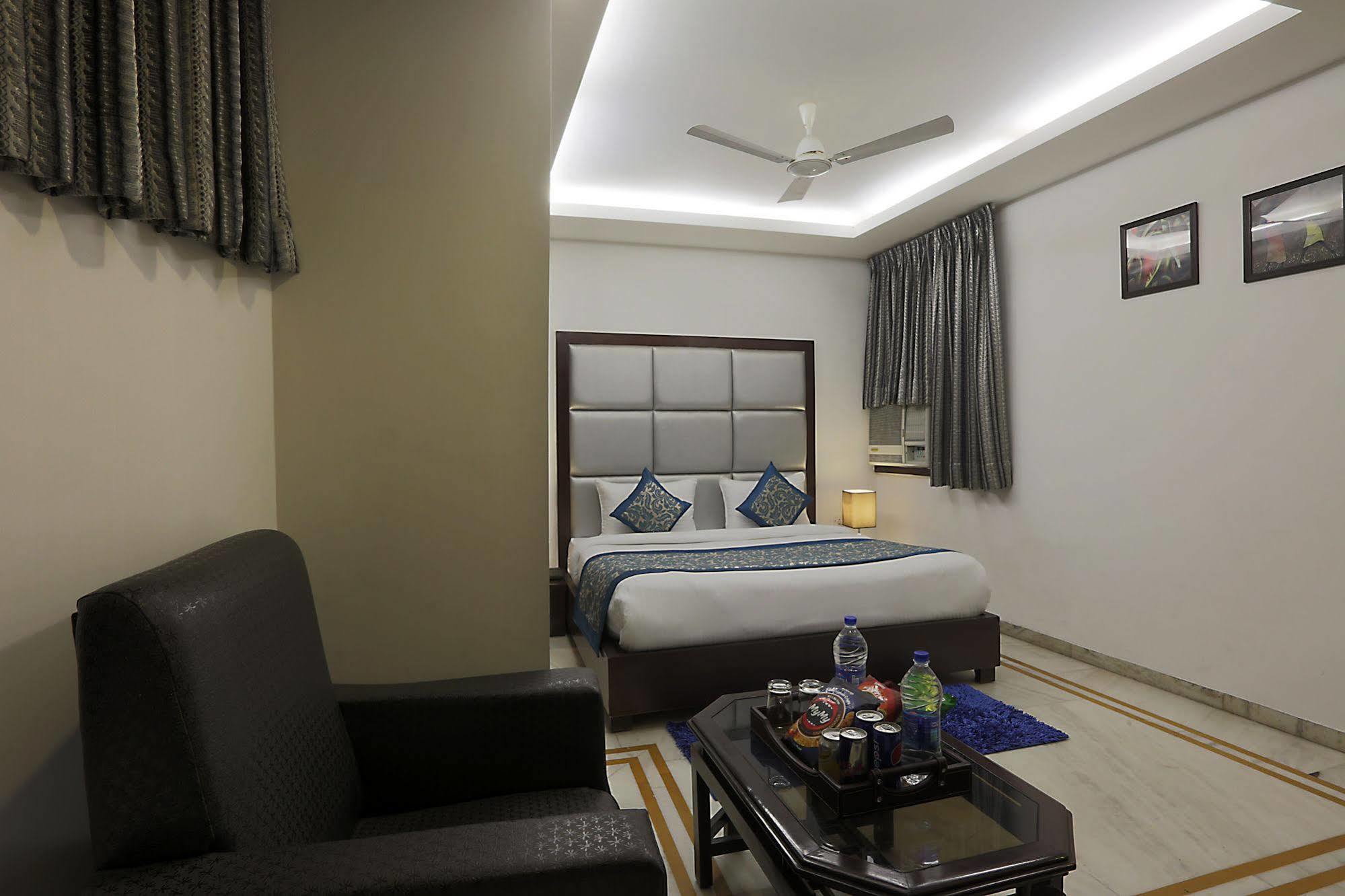 Fabhotel Star Delhi Airport Hotel