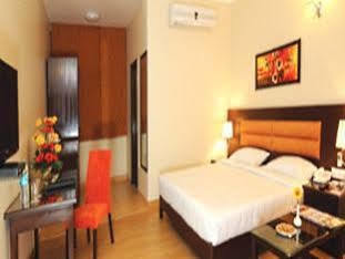 Clarks Kailash Colony 3* New Delhi