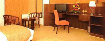 Hotel Clarks Kailash Colony New Delhi