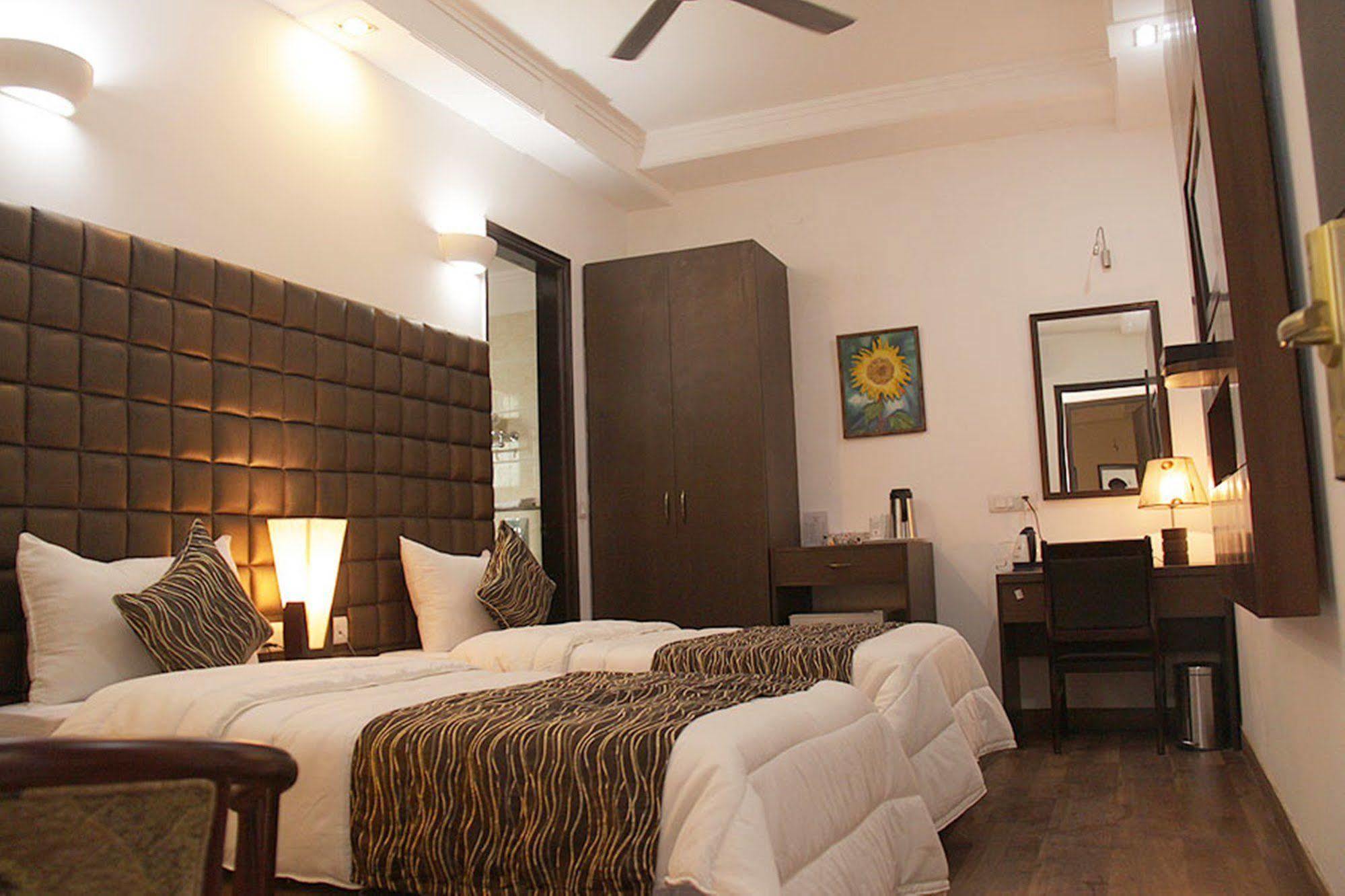 Fabhotel Cameron Hotel New Delhi