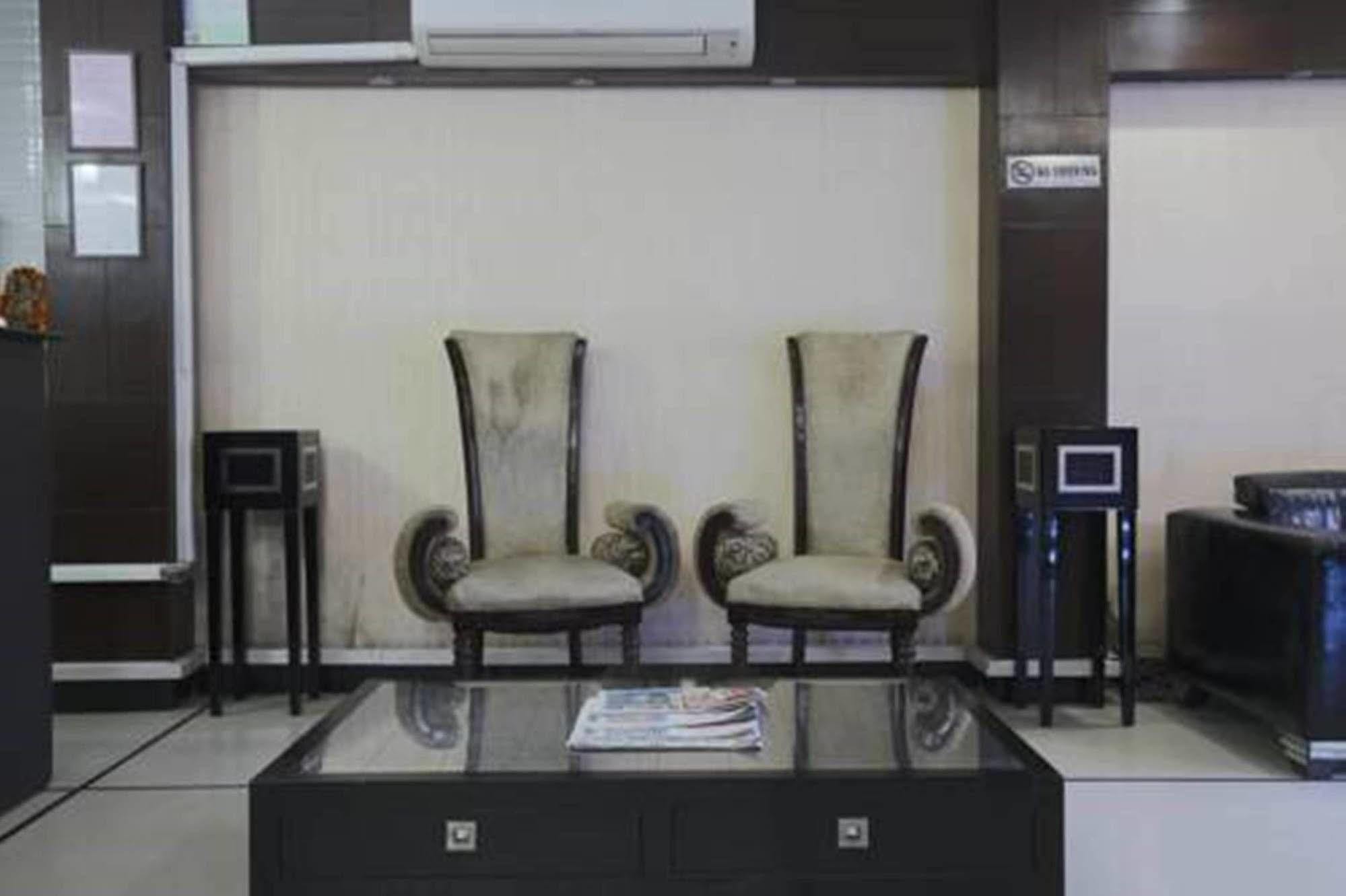 Fabhotel Cameron Hotel