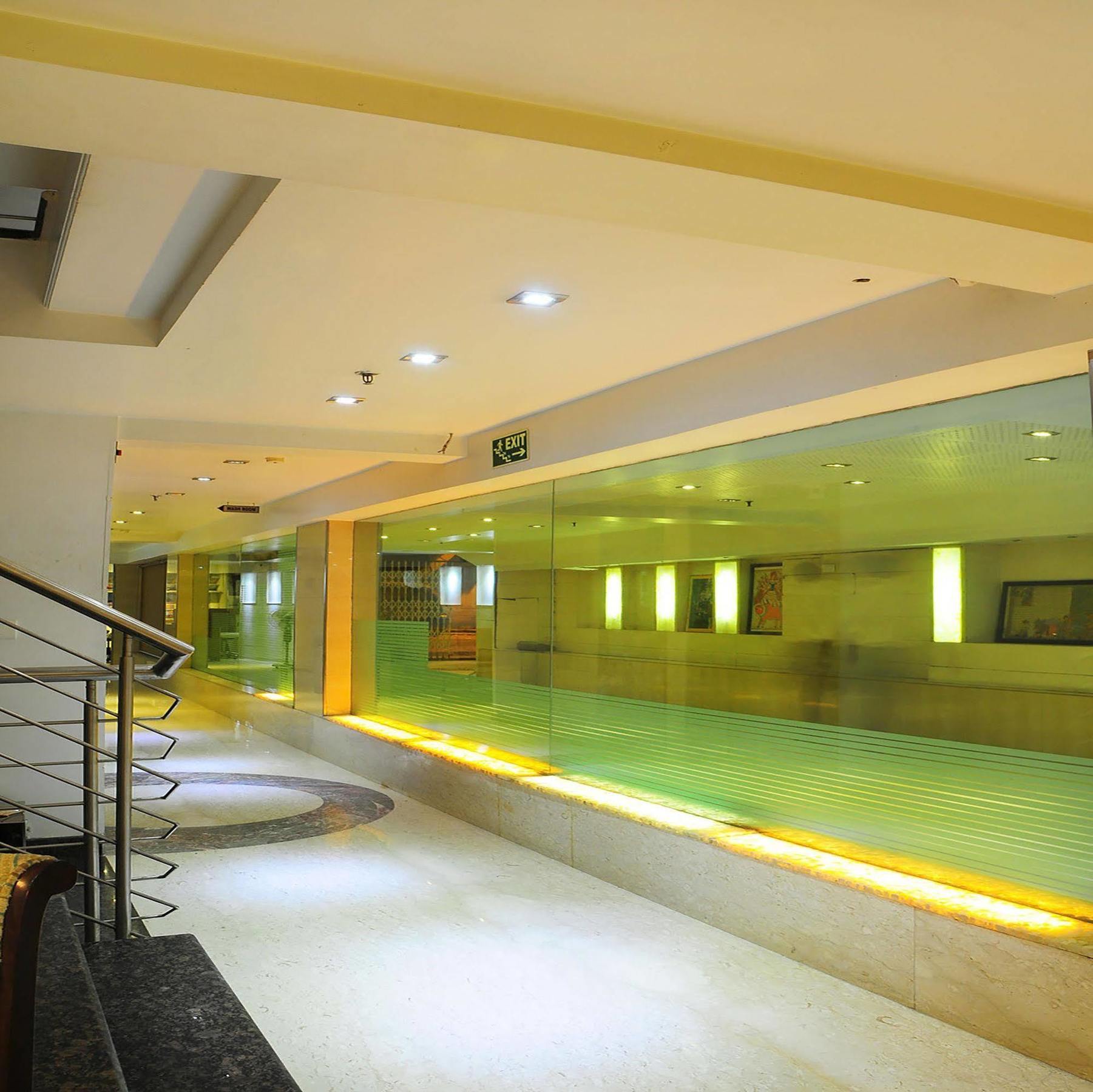 Palm Do'r - 02 Mins From Railway Station 3*