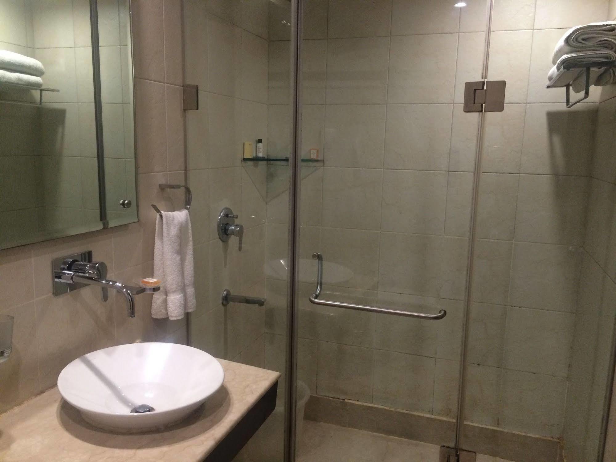 Fabhotel Rockland 3*