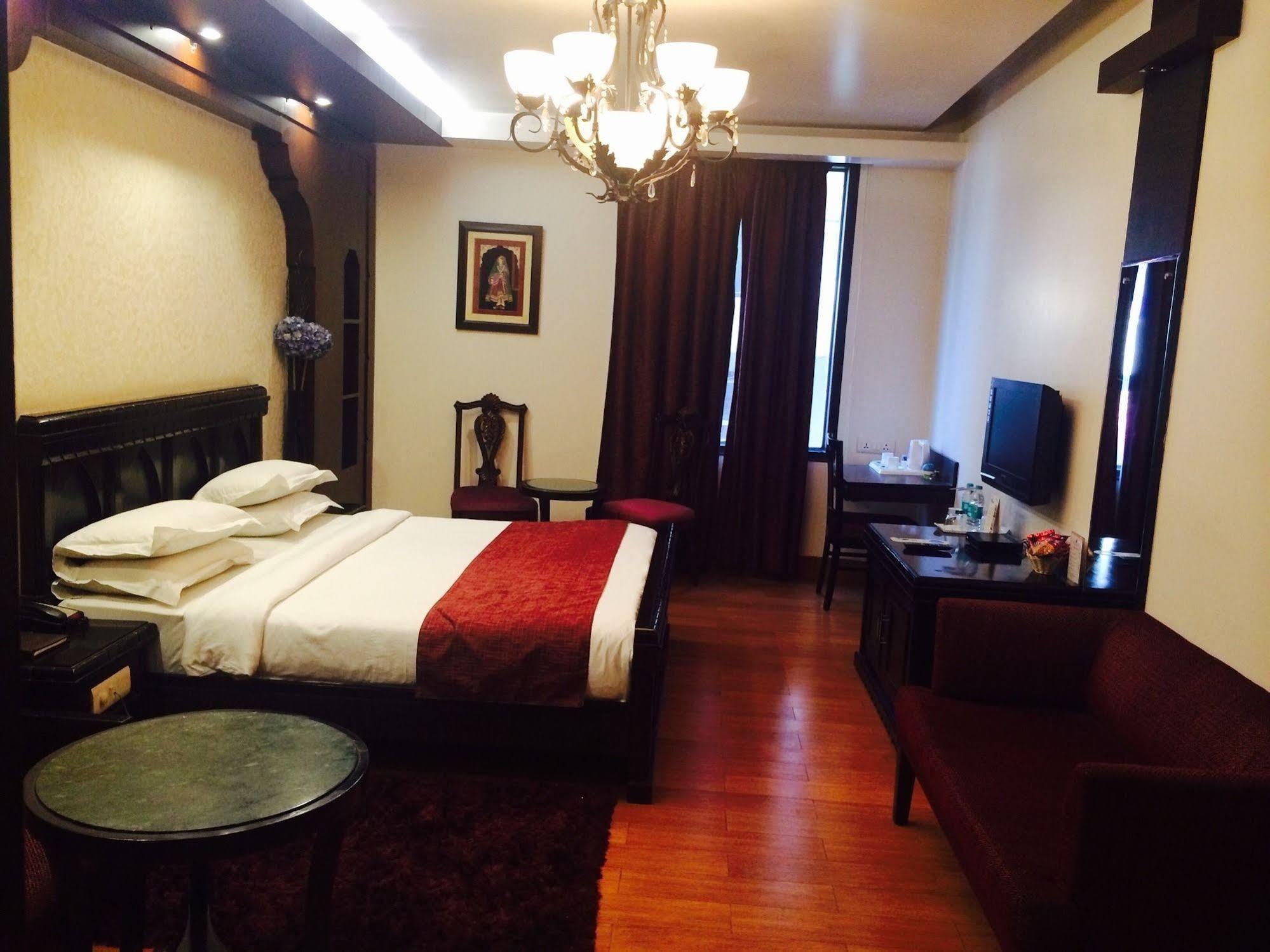 Fabhotel Rockland Hotel Nova Deli