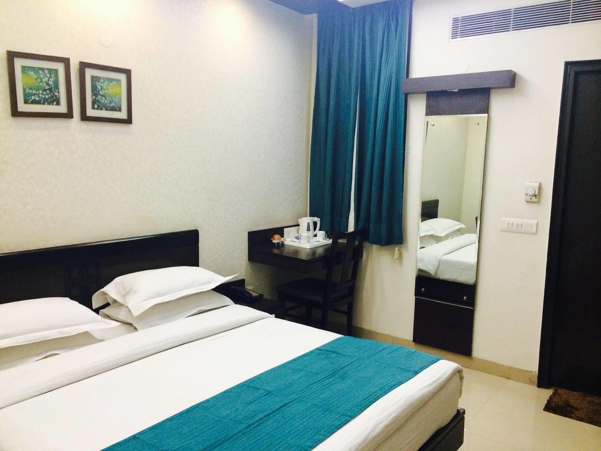 Hotel Fabhotel Rockland