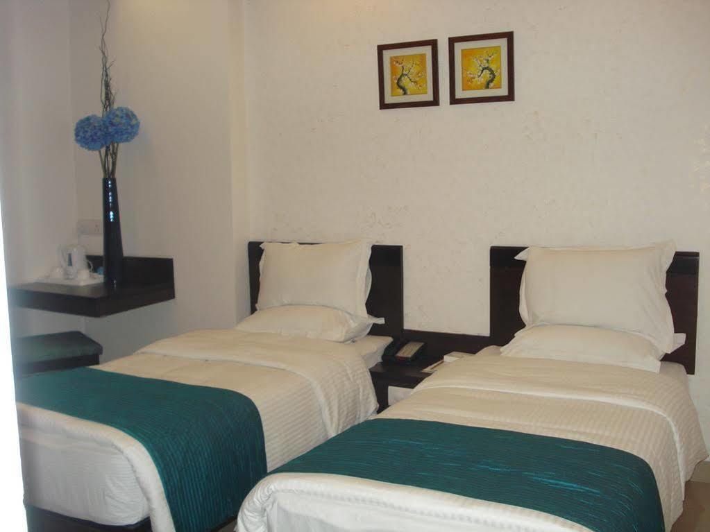 Fabhotel Rockland Nova Deli