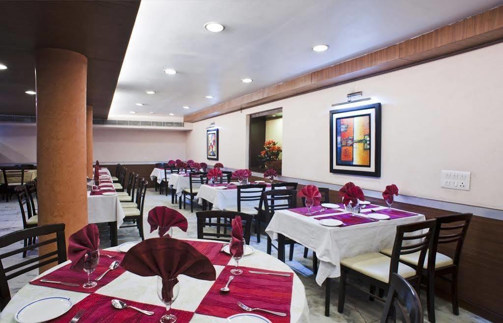 Fabhotel Rockland 3*
